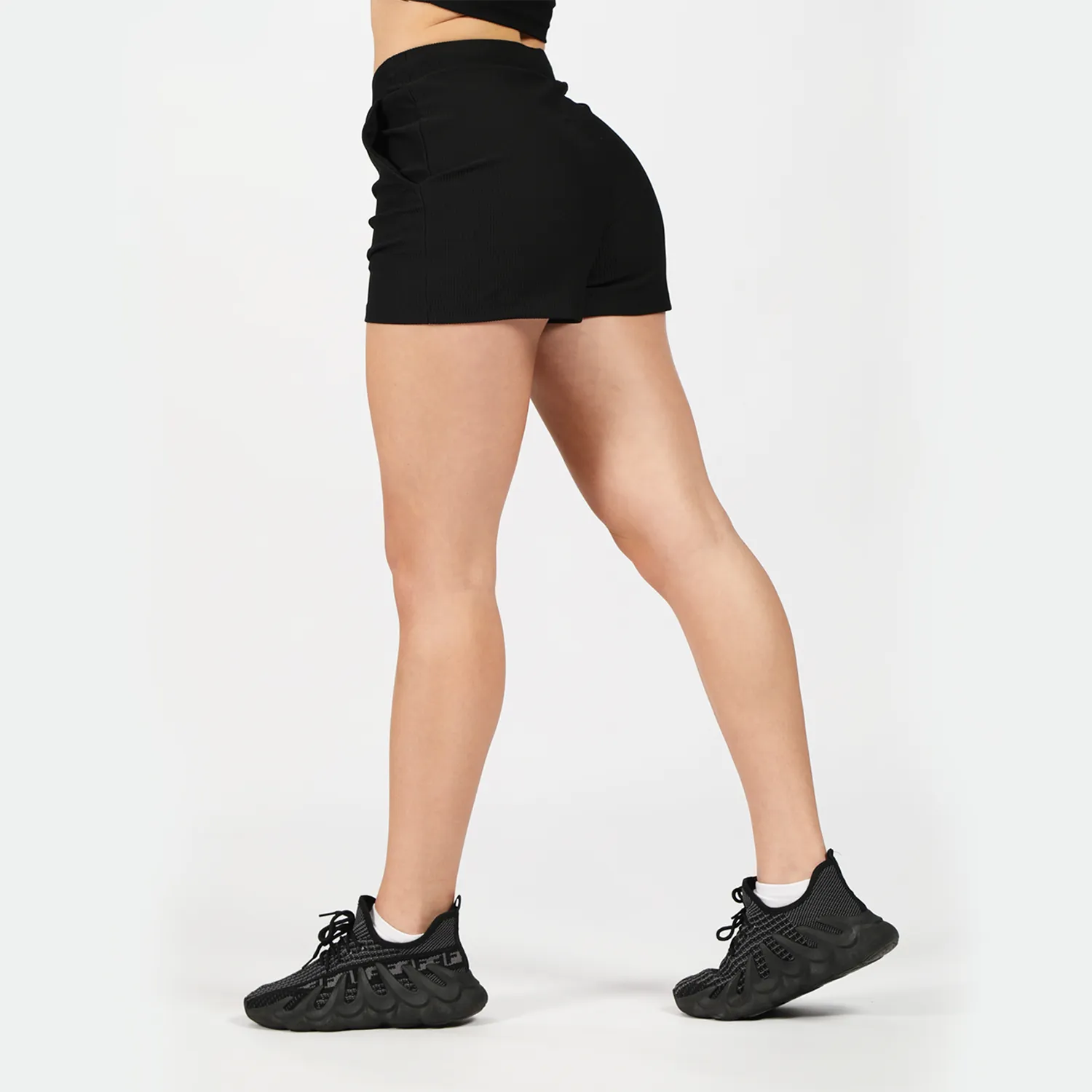 WOMEN-GO BEYOND RIBBED SHORTS (BLACK)