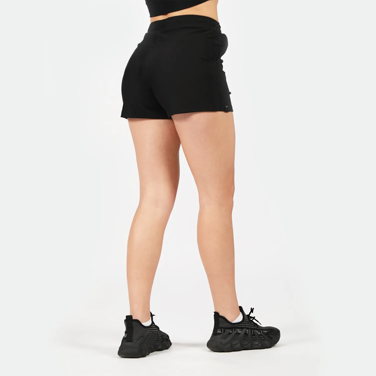 WOMEN-GO BEYOND RIBBED SHORTS (BLACK)